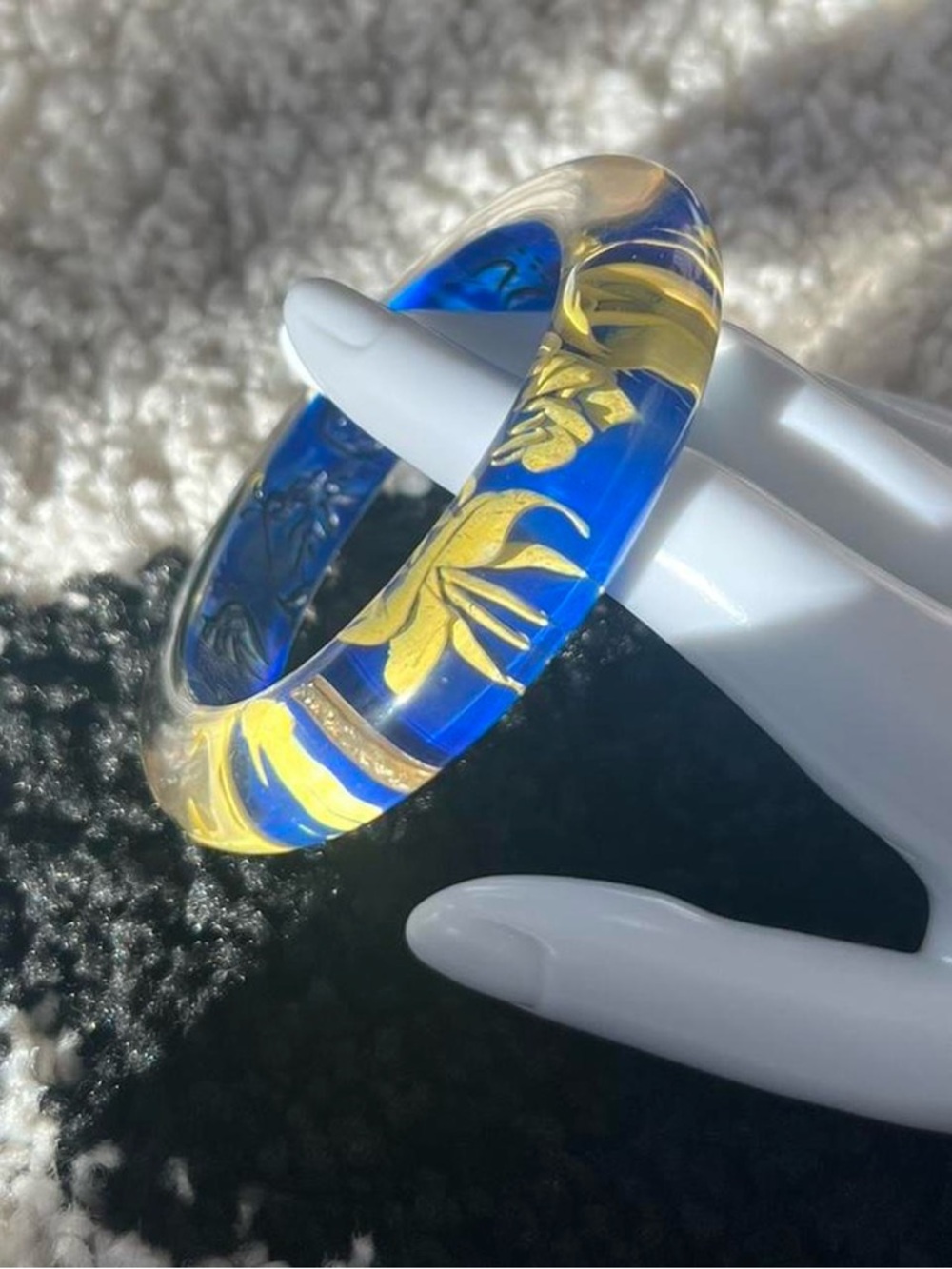 Betsey Johnson Blue lucite yellow bangle with flower design